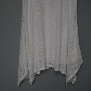 GNW Pristine White Lace Handkerchief Hem Large